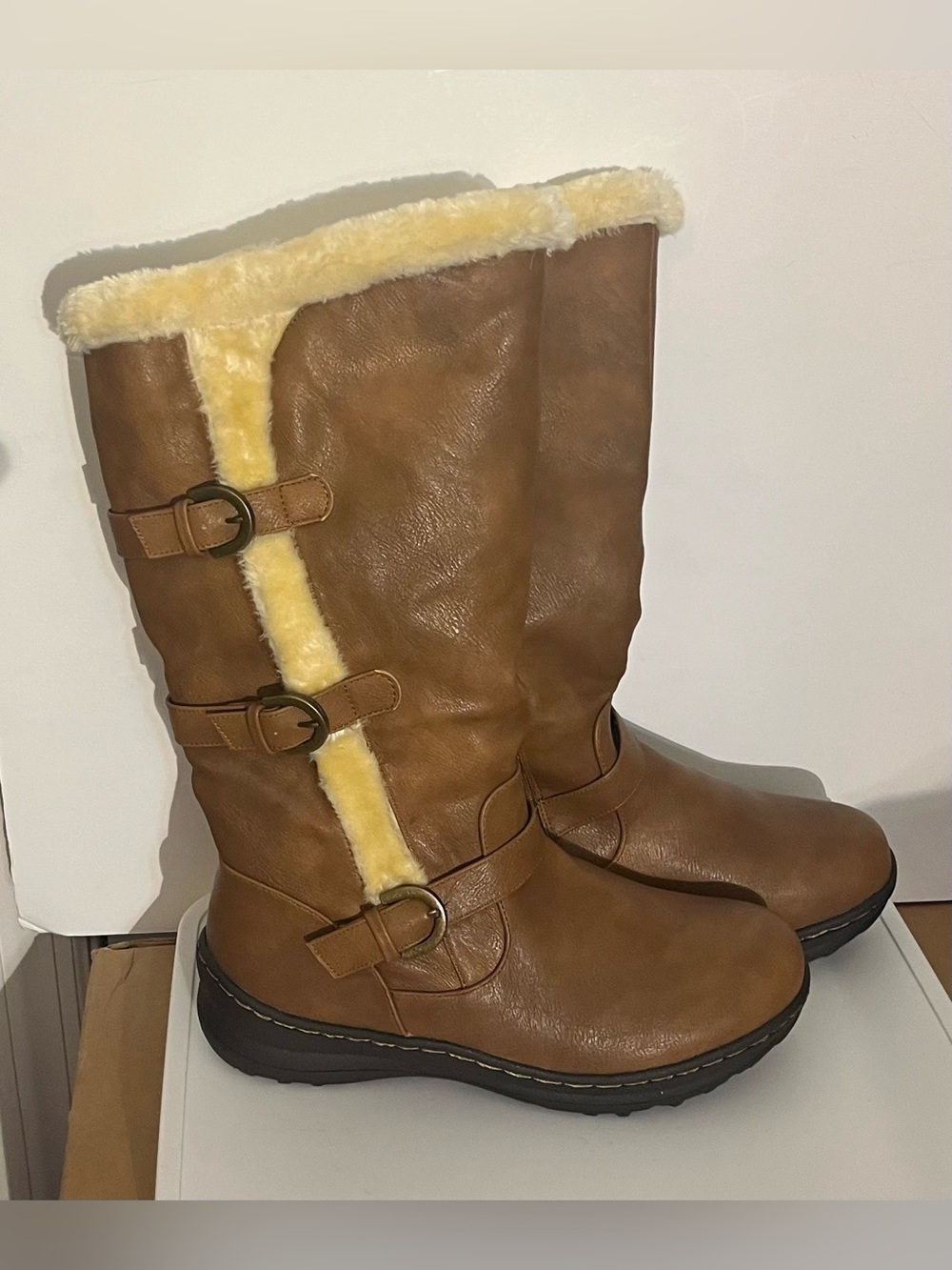 Dream Paris “Minx” Women’s Faux Fur Lined Boots Tan Faux Fur Mid-Calf SZ 8